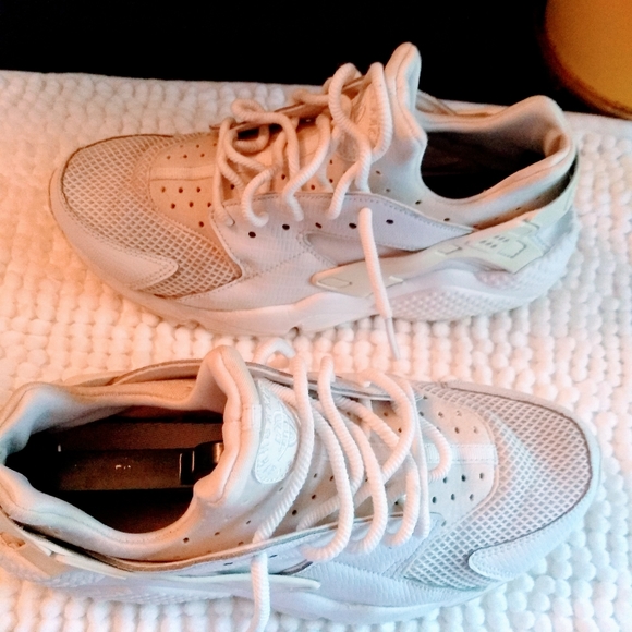 Nike Air Huaraches sneakers shoes size 10 - Picture 2 of 7